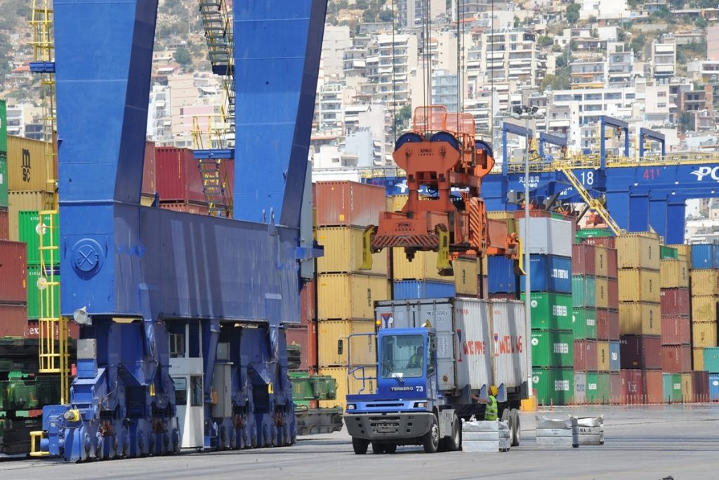Κοινή επιστολή 22 παραγωγικών φορέων για εργασιακή ειρήνη στο λιμάνι του Πειραιά