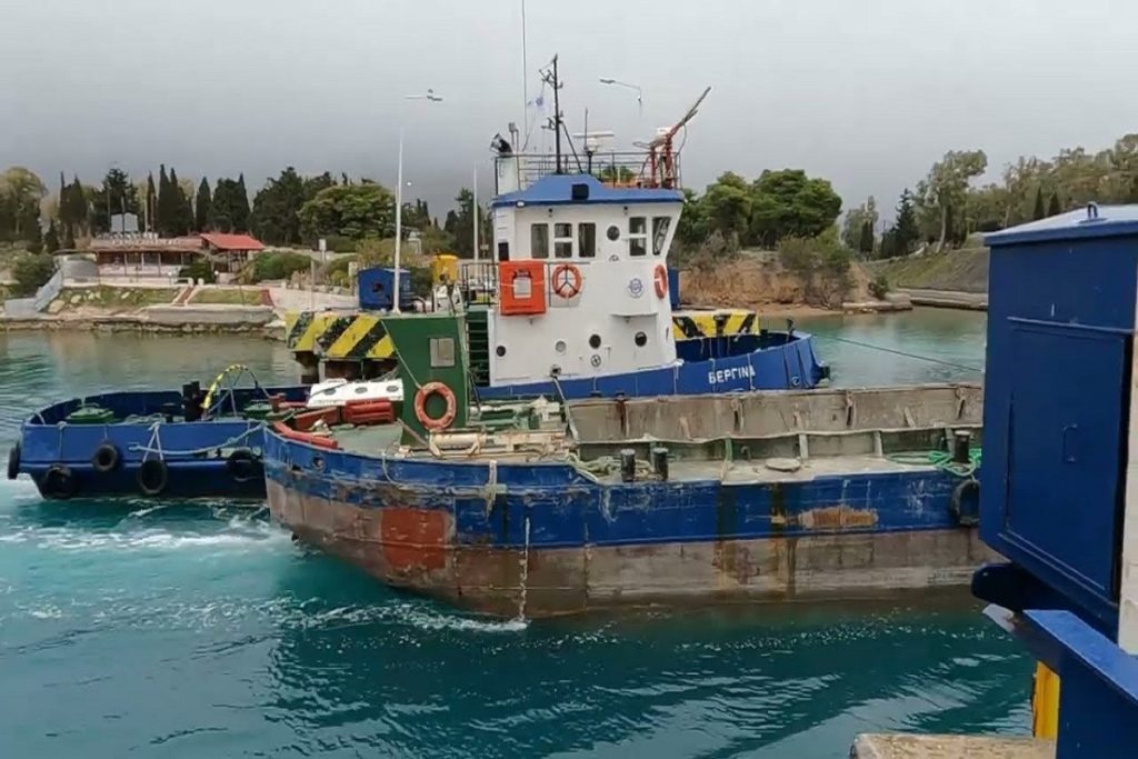 Μια δύσκολη μέρα με χιονόνερο, στα έργα της Διώρυγας Κορίνθου (video)