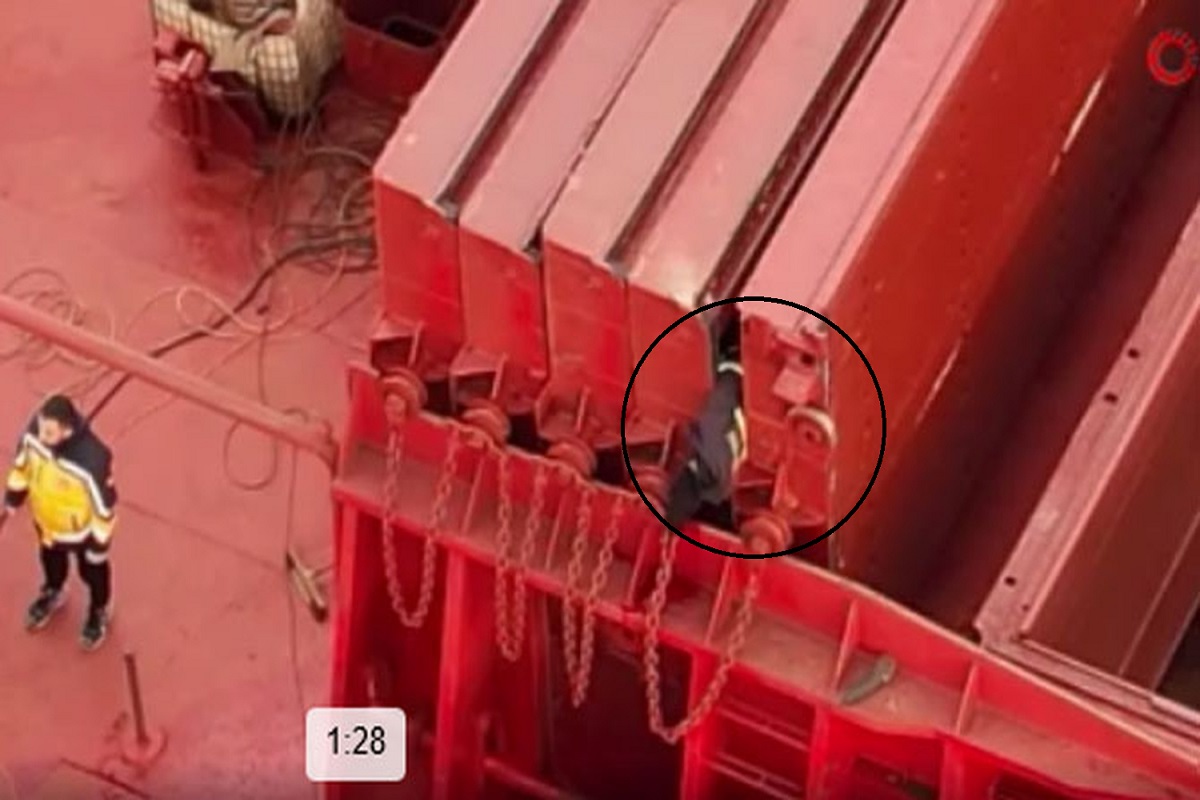 Συγκλονιστικό περιστατικό: Ναυτικός έχασε την ζωή του όταν συνεθλίβη ανάμεσα στα καπάκια των αμπαριού!