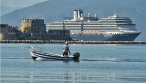 efthasan-alla-duo-krouazieroploia-sto-nauplio