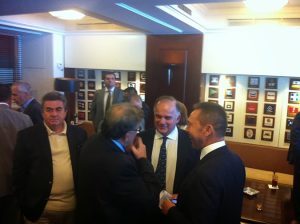 ekklhssh-stournara-pros-efoplistes-na-suneisferoun-sthn-ellhnikh-oikonomia