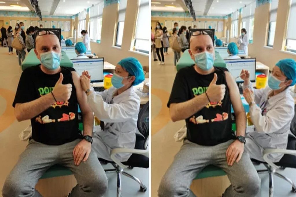 Παναγιώτης Κατσινέλλος: Ο εμβολιασμός στην Κίνα Έλληνα επιθεωρητή του Bureau Veritas