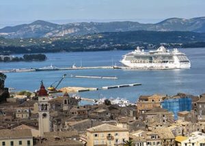 espase-ta-rekor-h-krouaziera-stin-kerkyra