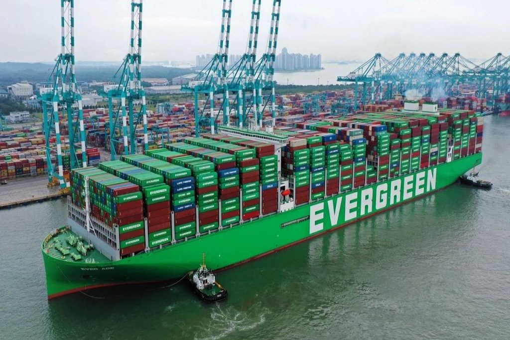 Μπόνους-μαμούθ έδωσε η ναυτιλιακή εταιρεία Evergreen στους εργαζομένους της