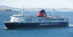 express_santorini_elliniki_aktoploia_