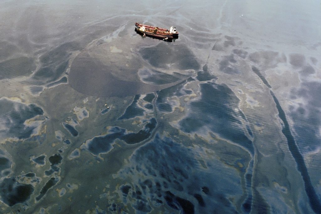 Η καταστροφική πετρελαιοκηλίδα του Exxon Valdez που άλλαξε για πάντα τη ναυτιλία