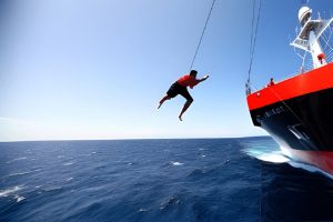 falling_off_ship_