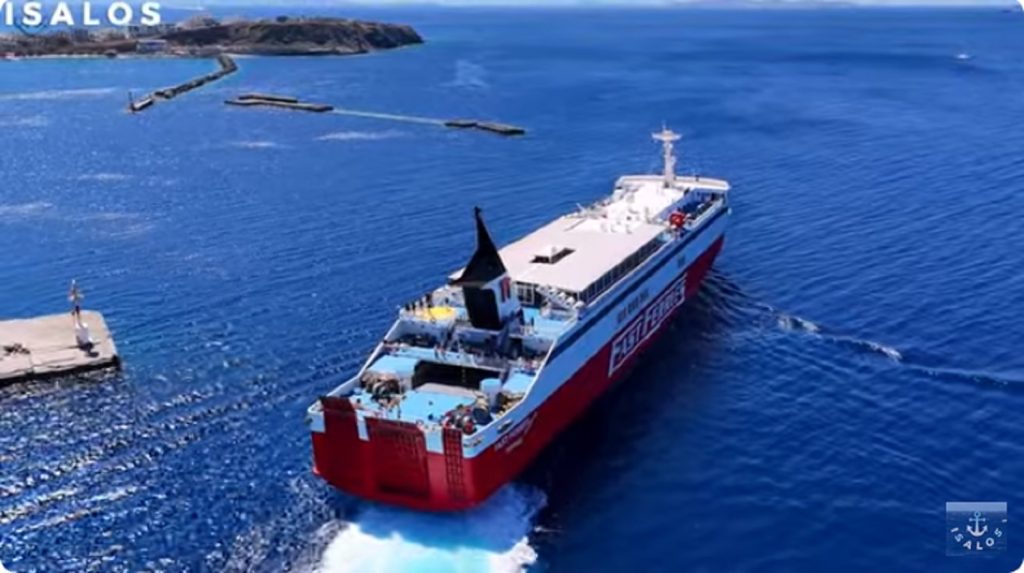 Τήνος – Άφιξη και μεθόρμιση του Fast Ferries Andros (video)