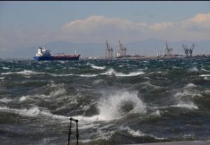 foboi-gia-thalassia-rupansh-stin-andro