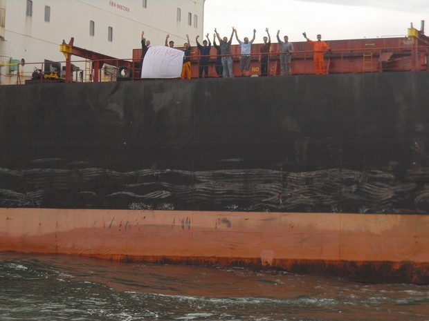 forthgo_ploio_me_ellines_krateitai_sthn_vrazilia