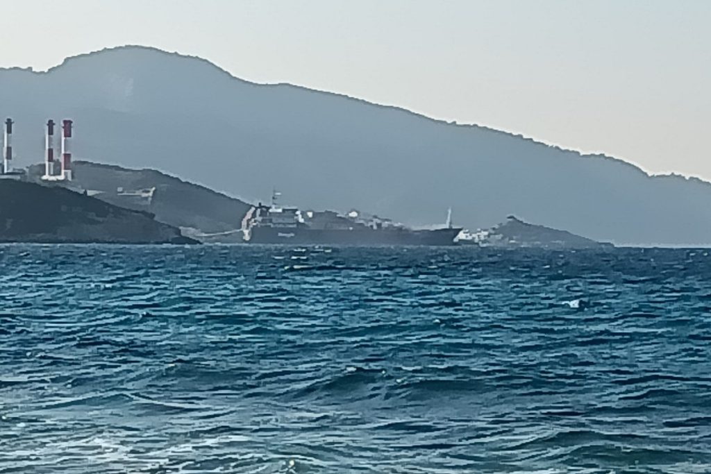 Πυρκαγιά σε δεξαμενόπλοιο στο Κοκκάρι Σάμου (video)
