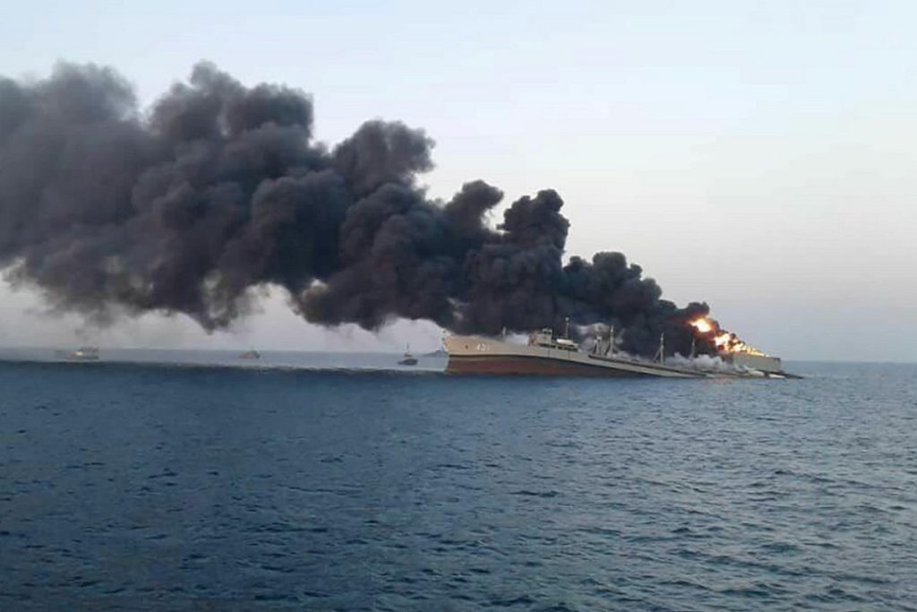 Βυθίστηκε το μεγαλύτερο ιρανικό πολεμικό πλοίο στον κόλπο του Ομάν