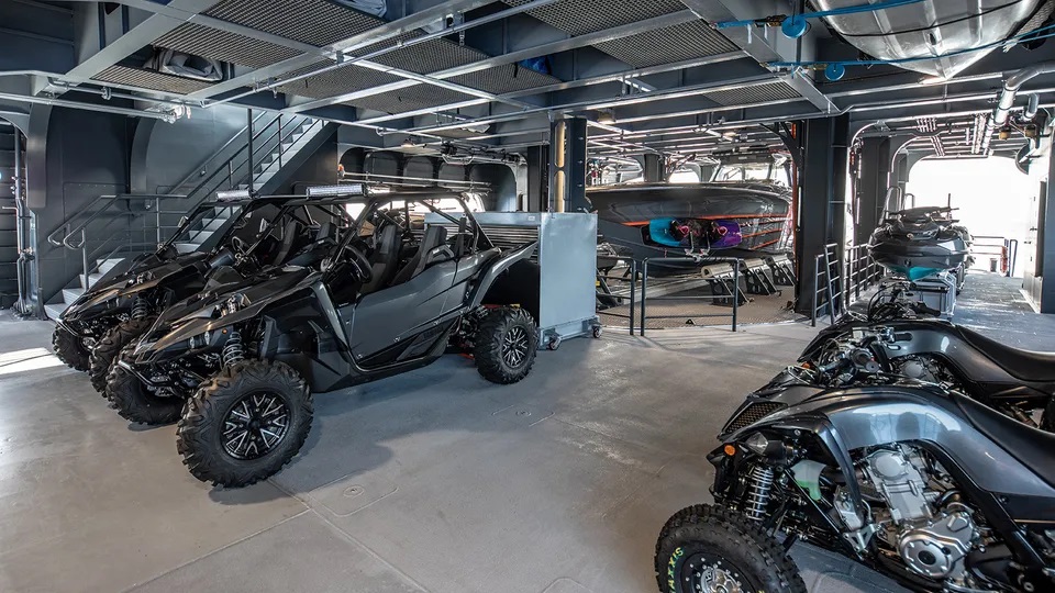 Το εντυπωσιακό γιότ Hodor: Μέσα στο μεγαλύτερο γιότ «παιχνιδιών» στον κόσμο!