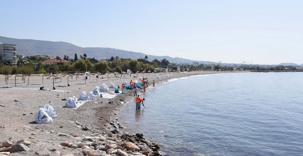 Βελτιωμένη η συνολική εικόνα του Σαρωνικού κόλπου από την επιχείρηση απορρύπανσης
