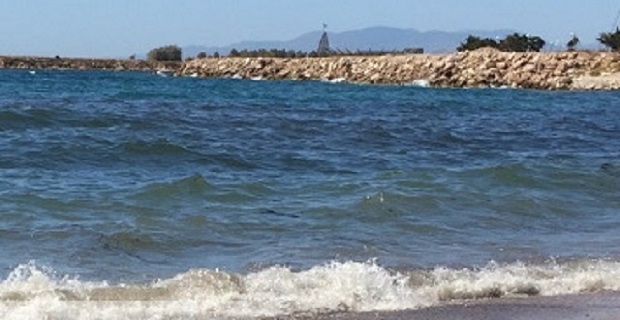 Ολοκληρώνεται ο καθαρισμός των παραλιών σε Άλιμο και Ελληνικό
