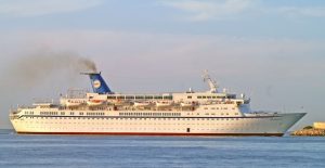 golden_iris_cruise_ship_