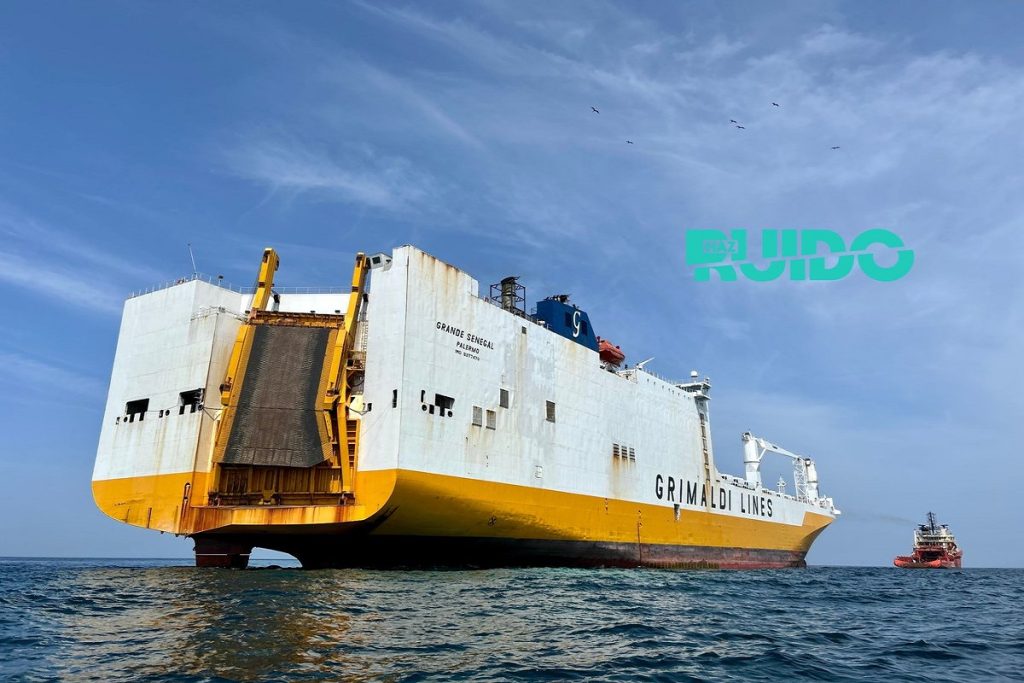 Πλοίο της Grimaldi προσάραξε σε κοραλλιογενή ύφαλο με 18 κόμβους ταχύτητα (photos)