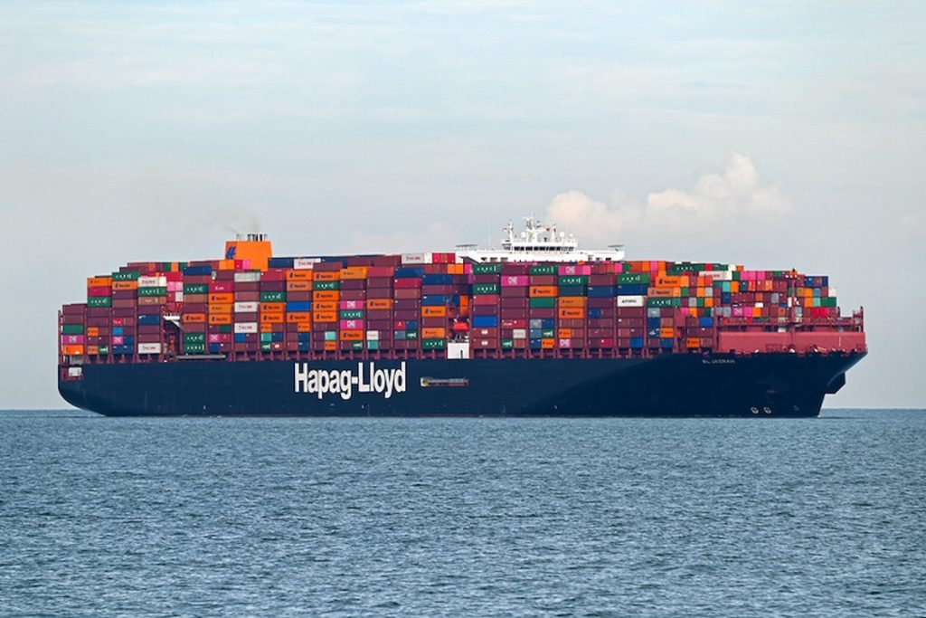 Μετά τη Maersk και η γερμανική Hapag-Lloyd αναστέλλει όλες τις διελεύσεις πλοίων της στην Ερυθρά Θάλασσα