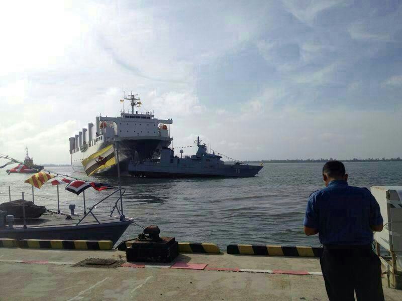 iapwniko__ploio_epese_se_polemika_