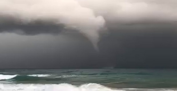 Υδροστρόβιλος χτύπησε το Γεράνι Χανίων [βίντεο]