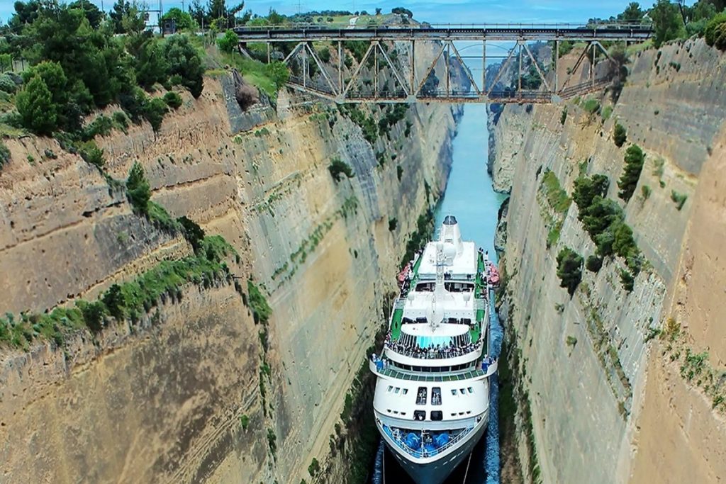 Επανέναρξη διελεύσεων Διώρυγας Κορίνθου