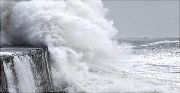 Προσάραξη φορτηγού πλοίου στη Μύκονο