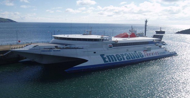 katamaran_elliniki_aktoploia_