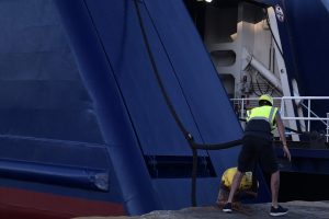 katapeltis_ploio_aktoploia_