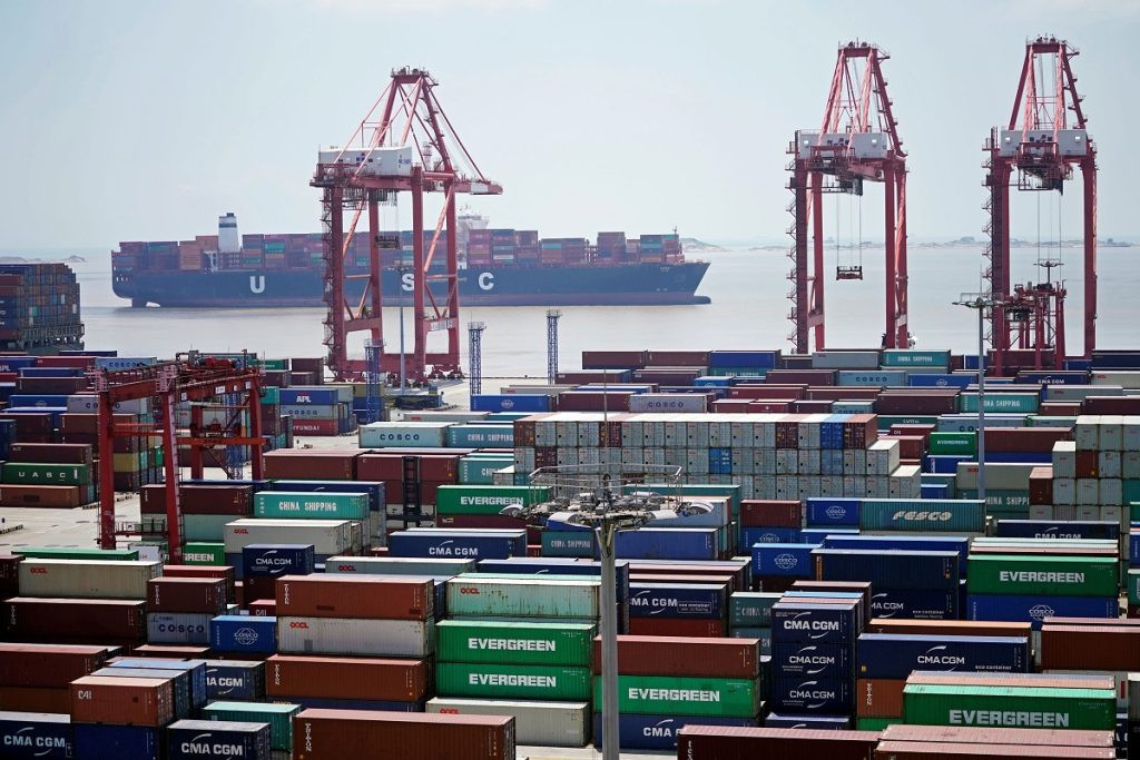 Τα πλοία μεταφοράς κοντέινερ χρειάζονται διπλάσιο χρόνο για να φτάσουν στον προορισμό τους σε σύγκριση με την περίοδο πριν από την πανδημία