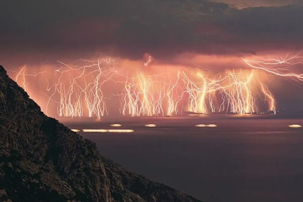 Έκτακτο δελτίο καιρού για ισχυρές καταιγίδες και χαλαζοπτώσεις - Πού χαλάει ο καιρός