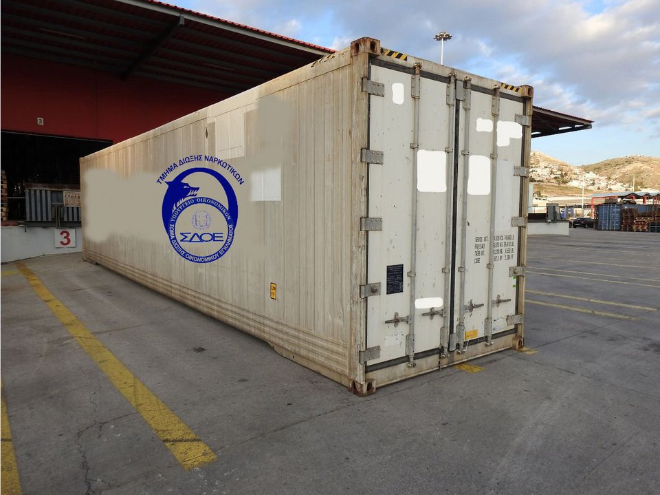 13 κιλά κοκαΐνης βρέθηκαν κρυμμένα σε κοντέινερ στον Πειραιά