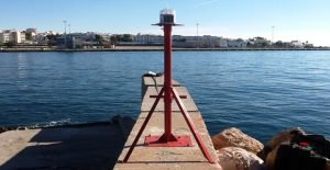 kokkino_fanari_peiraia_