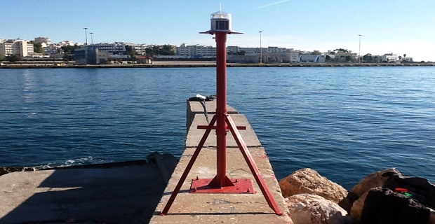 kokkino_fanari_peiraia_