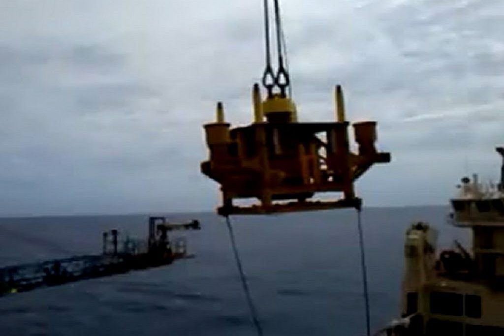 Μετά από αυτό το βίντεο δεν θα ξανά σταθείτε κάτω από τα κρένια...(video)