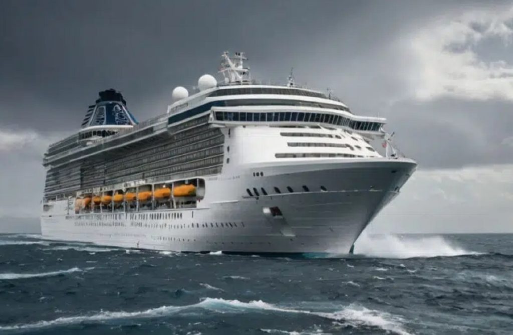 Πλάνα από κρουαζιερόπλοιο που έπεσε σε σφοδρή κακοκαιρία – Τραυματίστηκαν επιβάτες