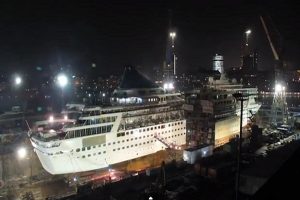 krouazieroploip_kobetai_sti_mesi_