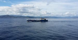 lathraia_tsigara_se_forthgo_ploio_