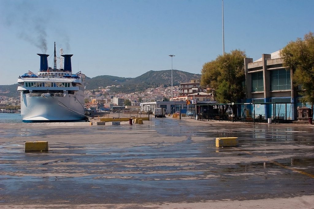 Μηχανική βλάβη και επακούμβιση Φ/Γ-Ο/Γ πλοίου στην Μυτιλήνη
