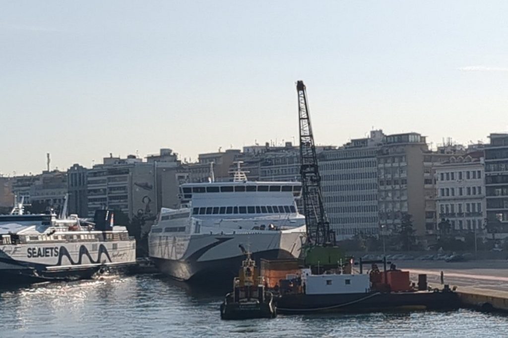 Κατάθεση μηνυτήριας αναφοράς για να σταματήσει η βυθοκόρηση στο λιμάνι του Πειραιά