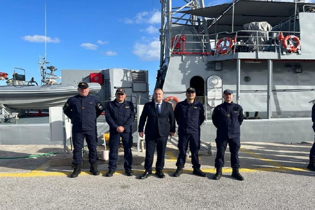 Χριστουγεννιάτικα γεύματα αγάπης από τον Ιωάννη Παππά στα πληρώματα του Λιμενικού Σώματος στο Ανατολικό Αιγαίο