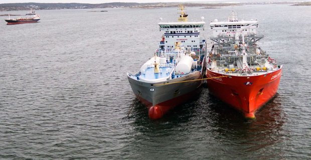 Πραγματοποιήθηκε το πρώτο bunkering LNG μεταξύ πλοίων lng-bunkering