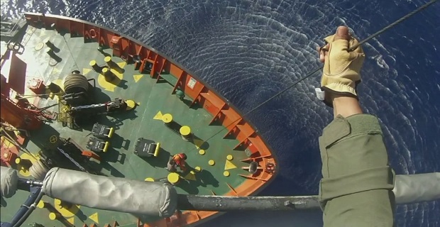 Αεροδιακομιδή ναυτικού φορτηγού πλοίου στο Ηράκλειο