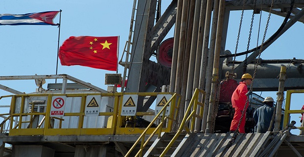 megaluteres_petrelaioparagwges_xwres_ston_kosmo