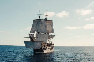 megalutero_istioforo_skafos_ston_kosmo