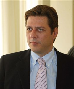 meiwsi-k-anadiarthrwsh-twn-proxenikwn-limenarxeiwn