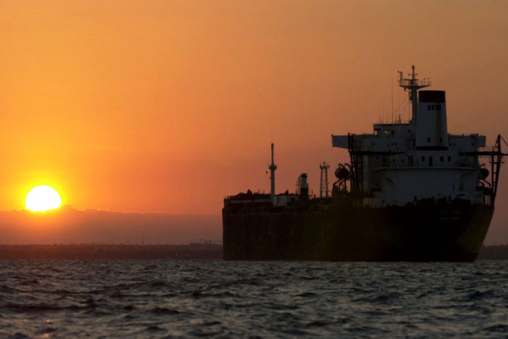 Ο κίνδυνος των κυρώσεων απομακρύνει τους Έλληνες εφοπλιστές από το Ρωσικό πετρέλαιο