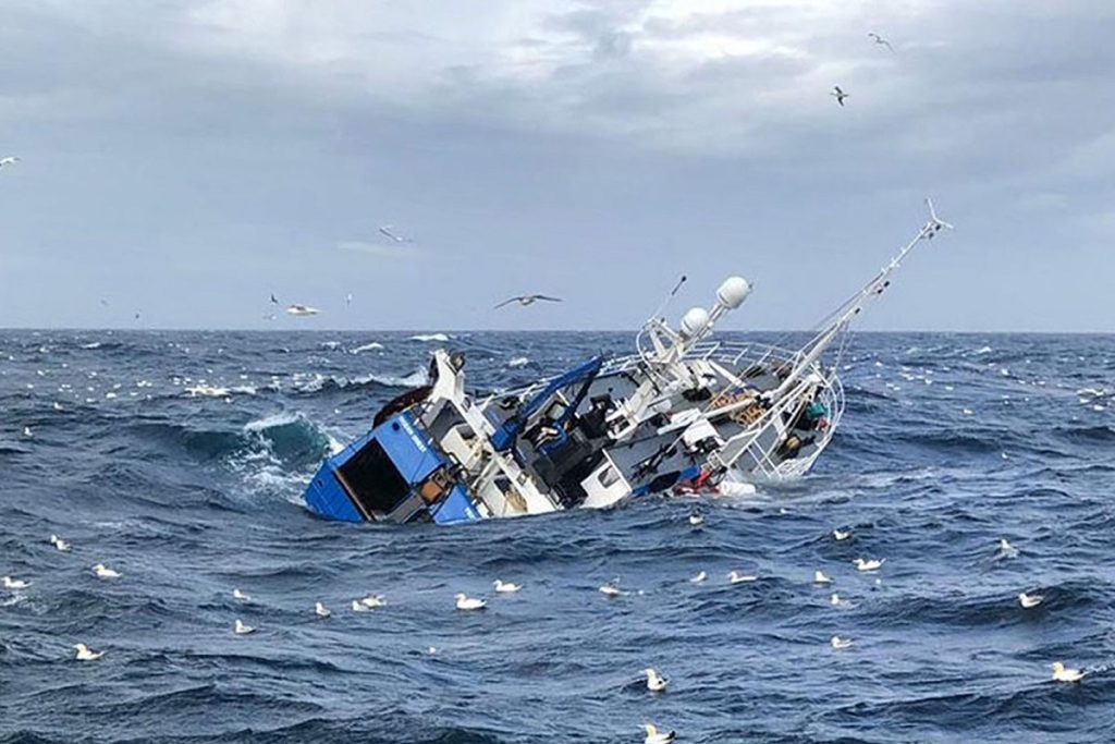 Η απώλεια της ισχύς της μηχανότρατας ήταν η αιτία να βυθιστεί αφήνοντας 21 μέλη του πληρώματος νεκρά ή αγνοούμενα