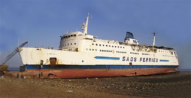 Το Μήλος Express ως Limon στο διαλυτήριο πλοίων στην Ινδία