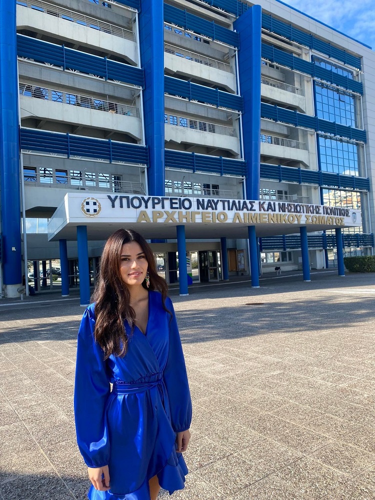 Στο Υπουργείο Ναυτιλίας η Miss Universe και σπουδάστρια της Α.Ε.Ν. Σοφία Αραπογιάννη Στο Υπουργείο Ναυτιλίας η Miss Universe και σπουδάστρια της Α.Ε.Ν. Σοφία Αραπογιάννη
