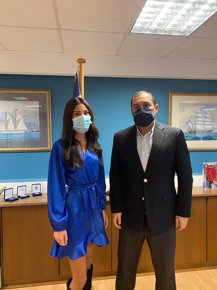 Στο Υπουργείο Ναυτιλίας η Miss Universe και σπουδάστρια της Α.Ε.Ν. Σοφία Αραπογιάννη Στο Υπουργείο Ναυτιλίας η Miss Universe και σπουδάστρια της Α.Ε.Ν. Σοφία Αραπογιάννη